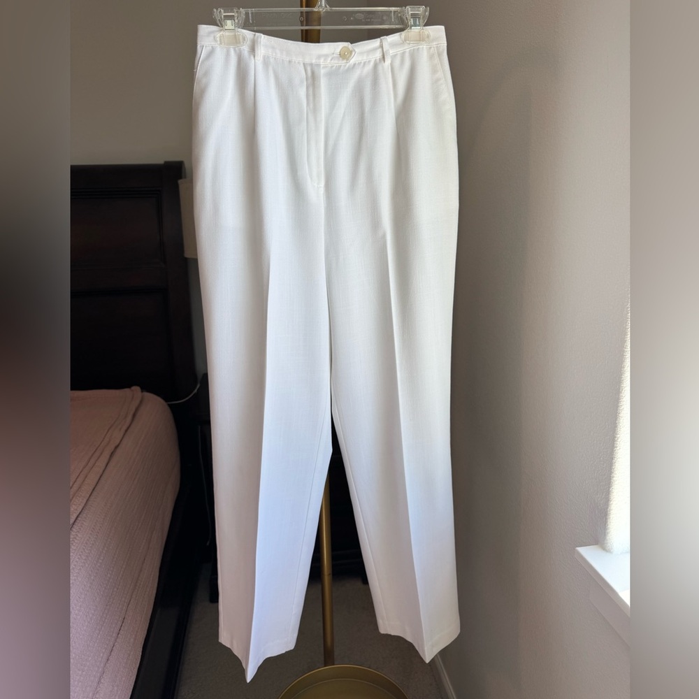Sag Harbor Petite Slim Straight Leg Pants - Size 8P - White